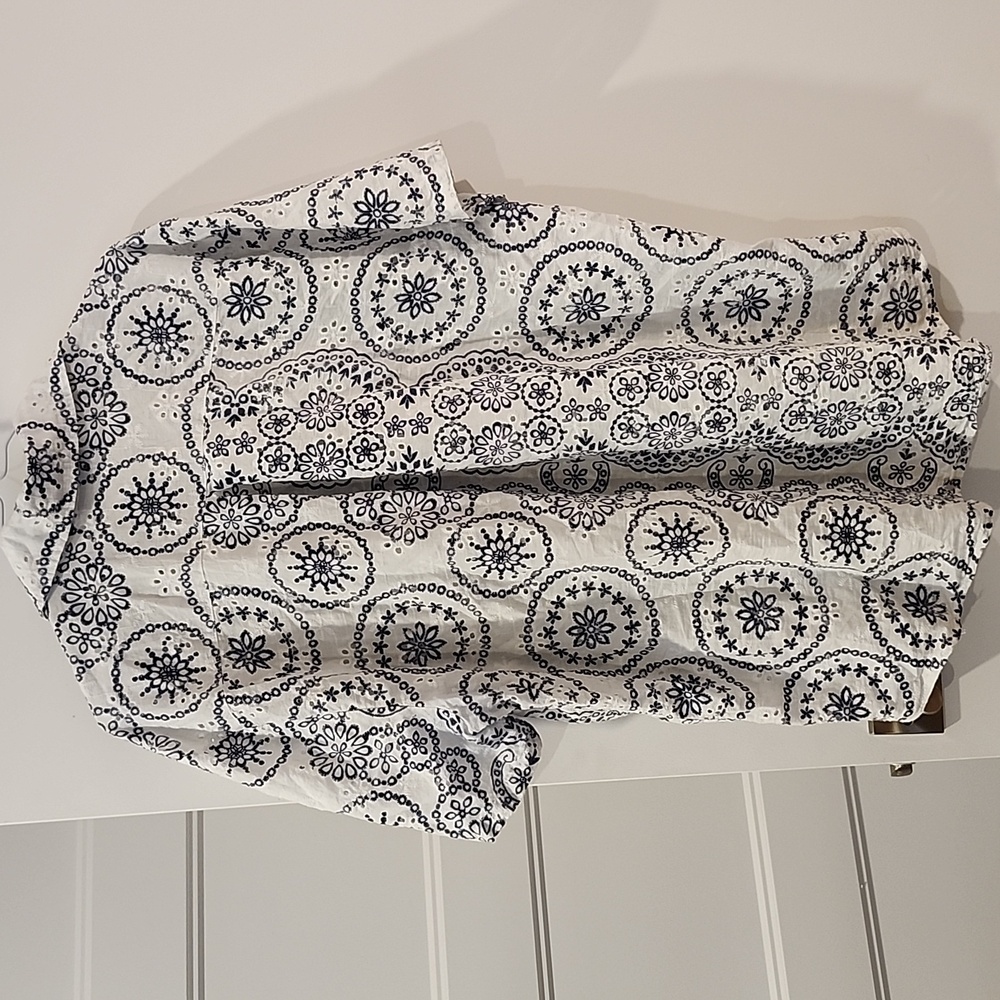 Black and White Patterned Shirt - Picture 3 of 3